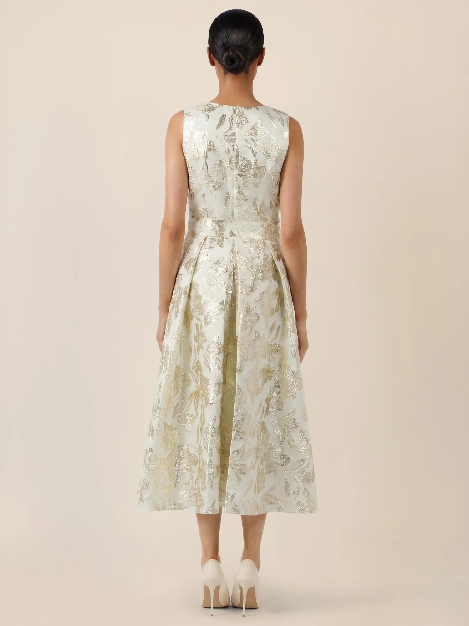 Abendkleid Midi mit schimmerndem Strukturmuster - Image 5