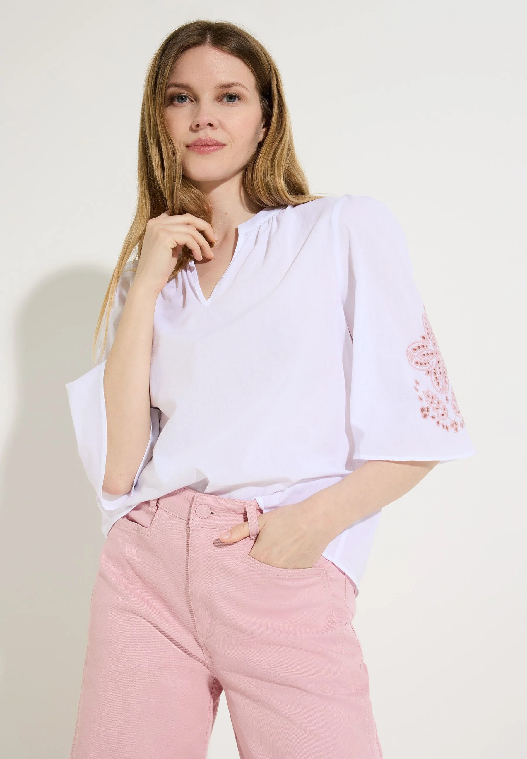 Bluse mit bestickten Ärmeln - Image 3