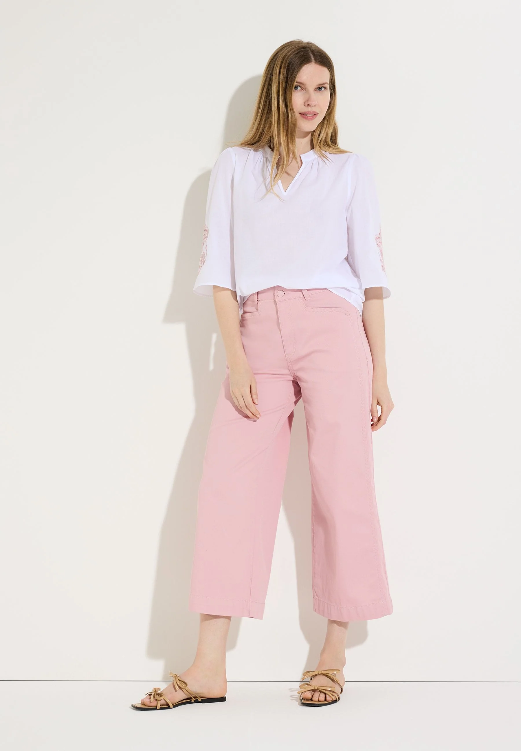 Bluse mit bestickten Ärmeln - Image 4