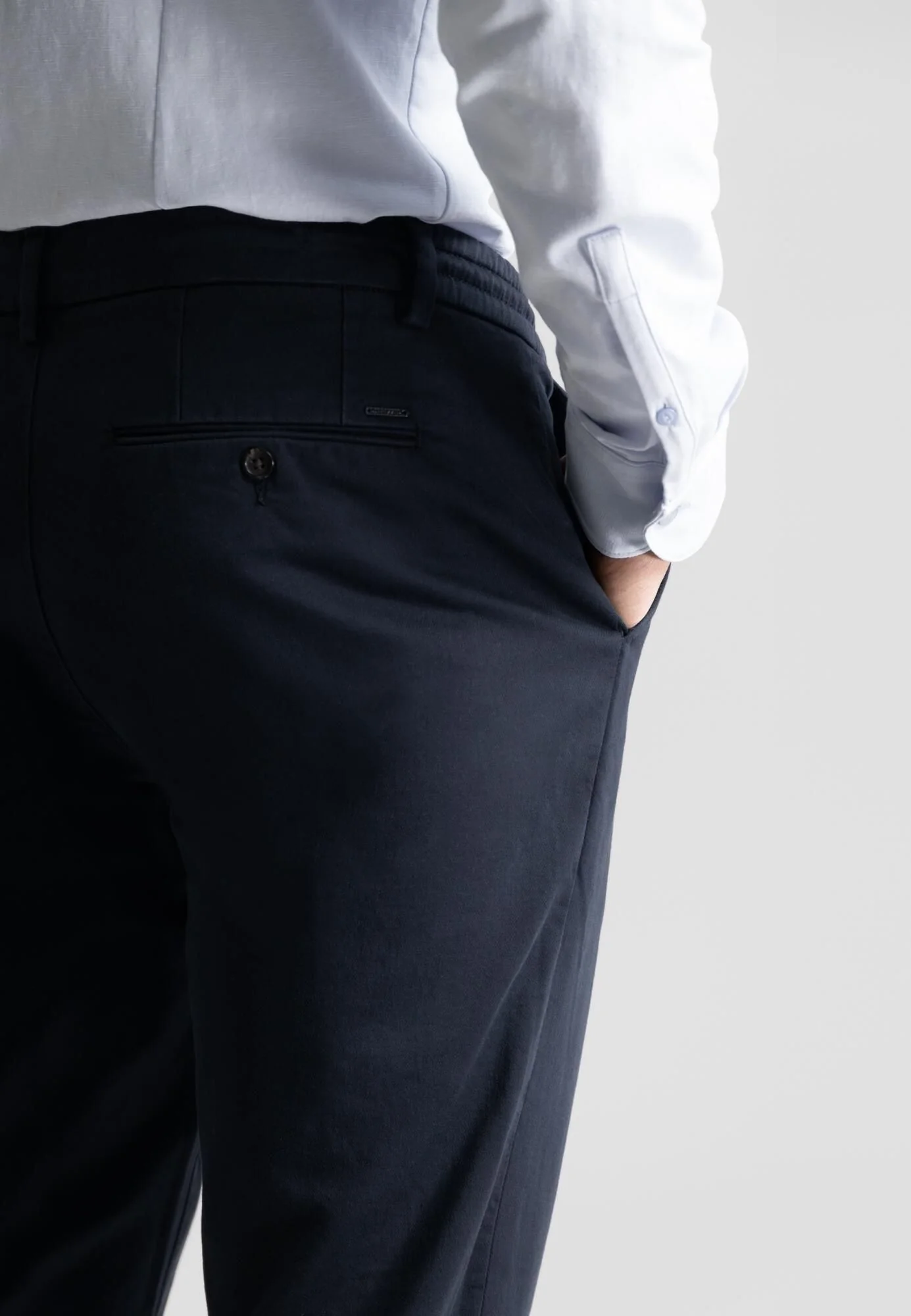 Chinohose Tapered Fit - Image 5