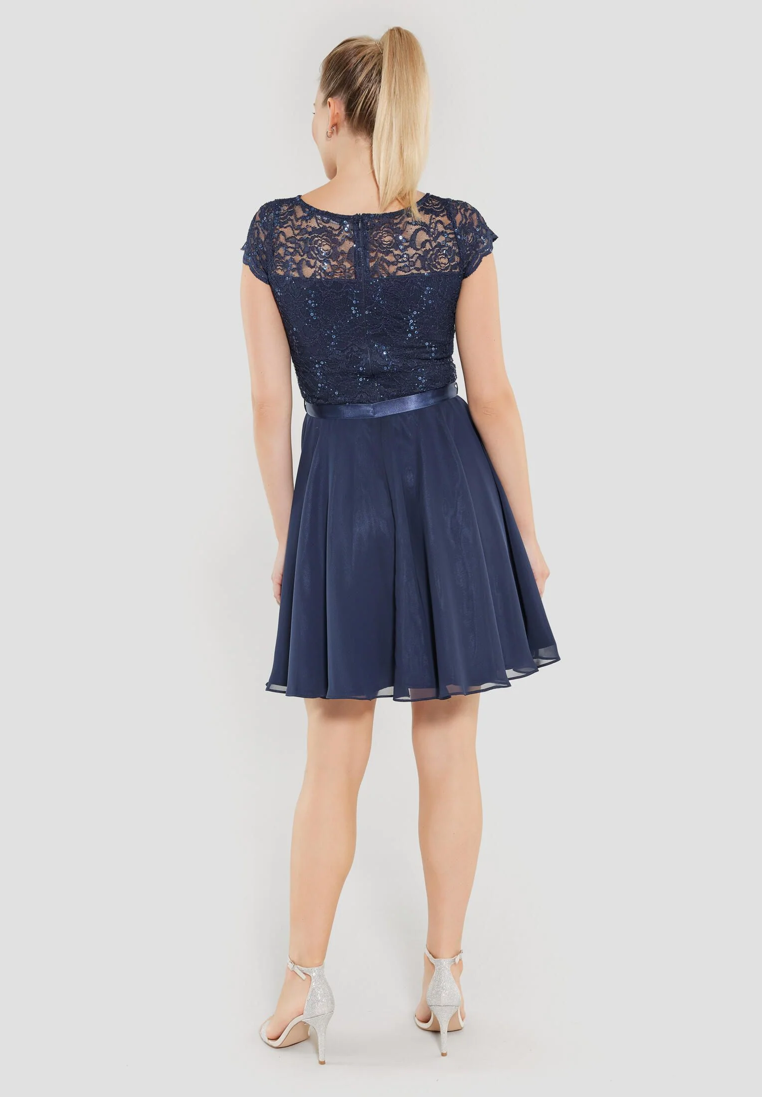 Cocktailkleid aus Spitze und Chiffon - Image 3
