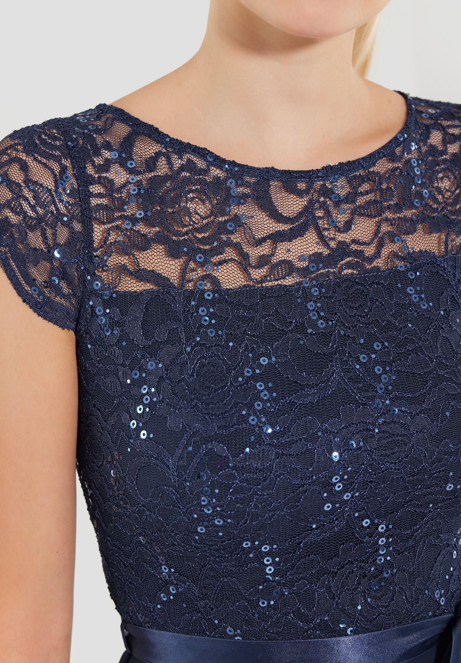 Cocktailkleid aus Spitze und Chiffon - Image 4