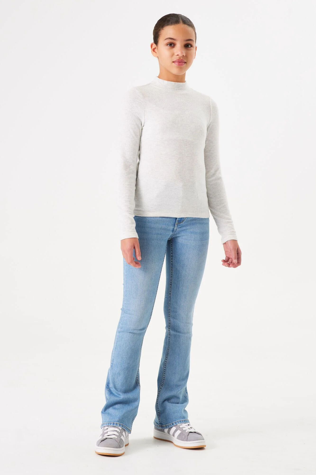 Jeans mit ausgestelltem Bein - Image 2