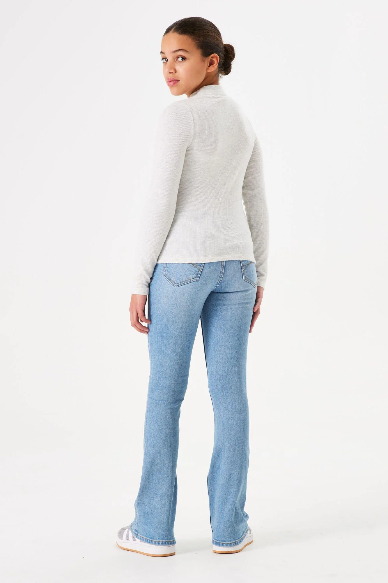 Jeans mit ausgestelltem Bein - Image 3