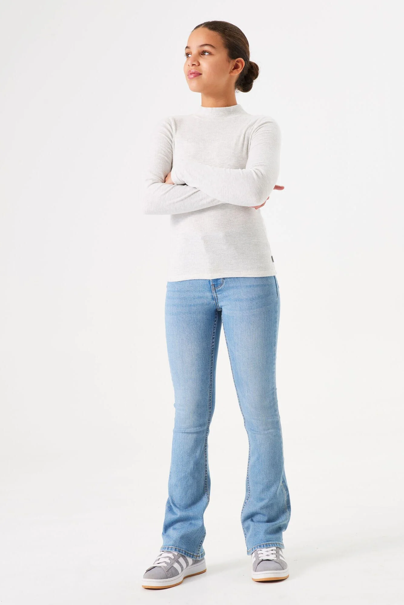 Jeans mit ausgestelltem Bein - Image 4