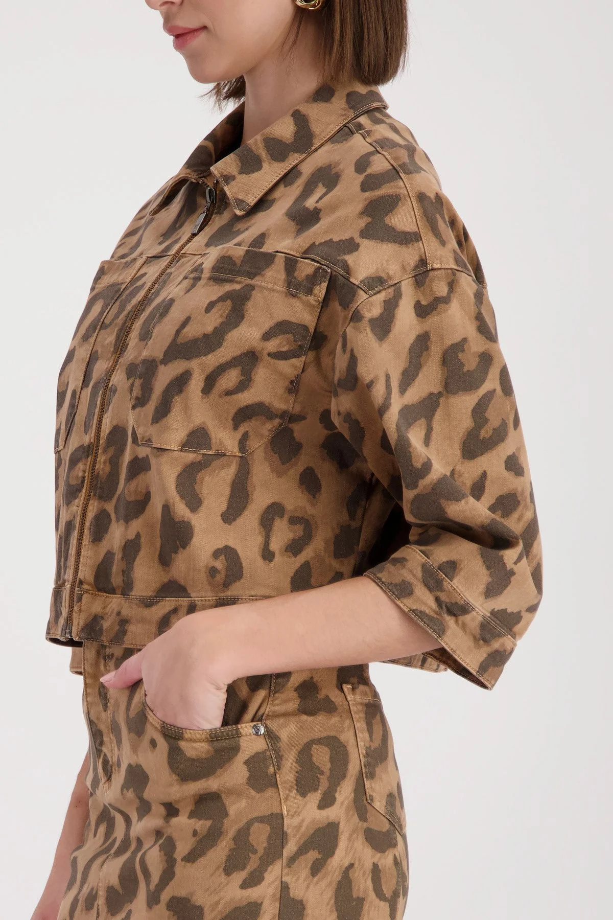 Jeansjacke cropped mit Leopardenmuster - Image 2