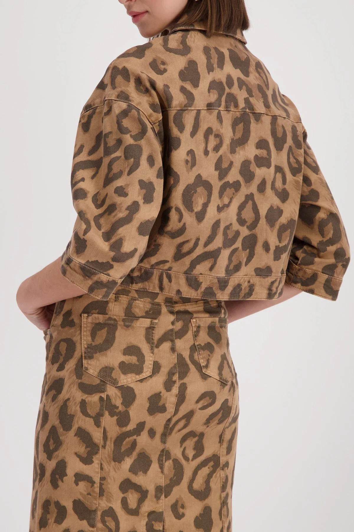 Jeansjacke cropped mit Leopardenmuster - Image 3