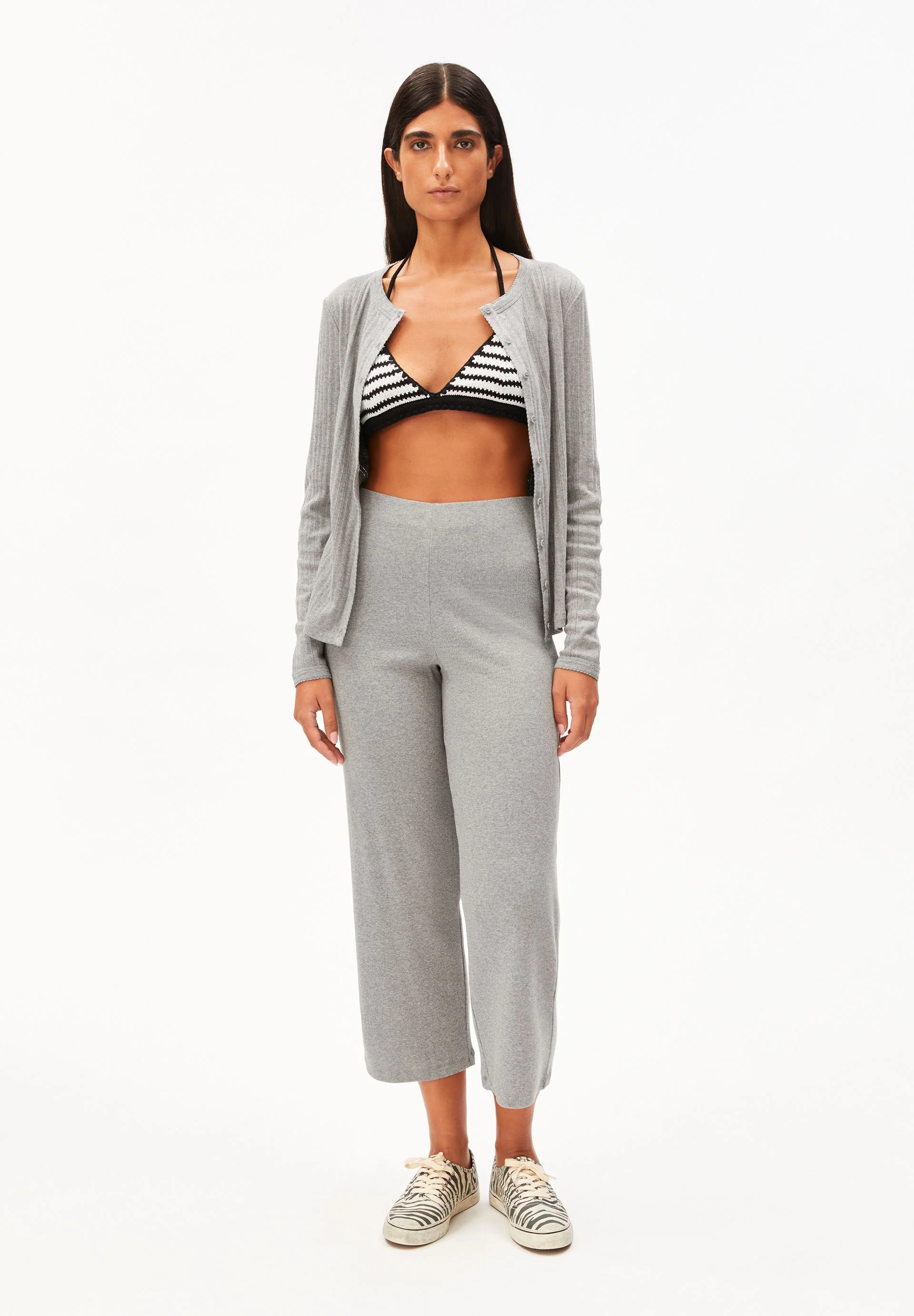 Joggpants NIANAA aus Rippstrick - Image 4