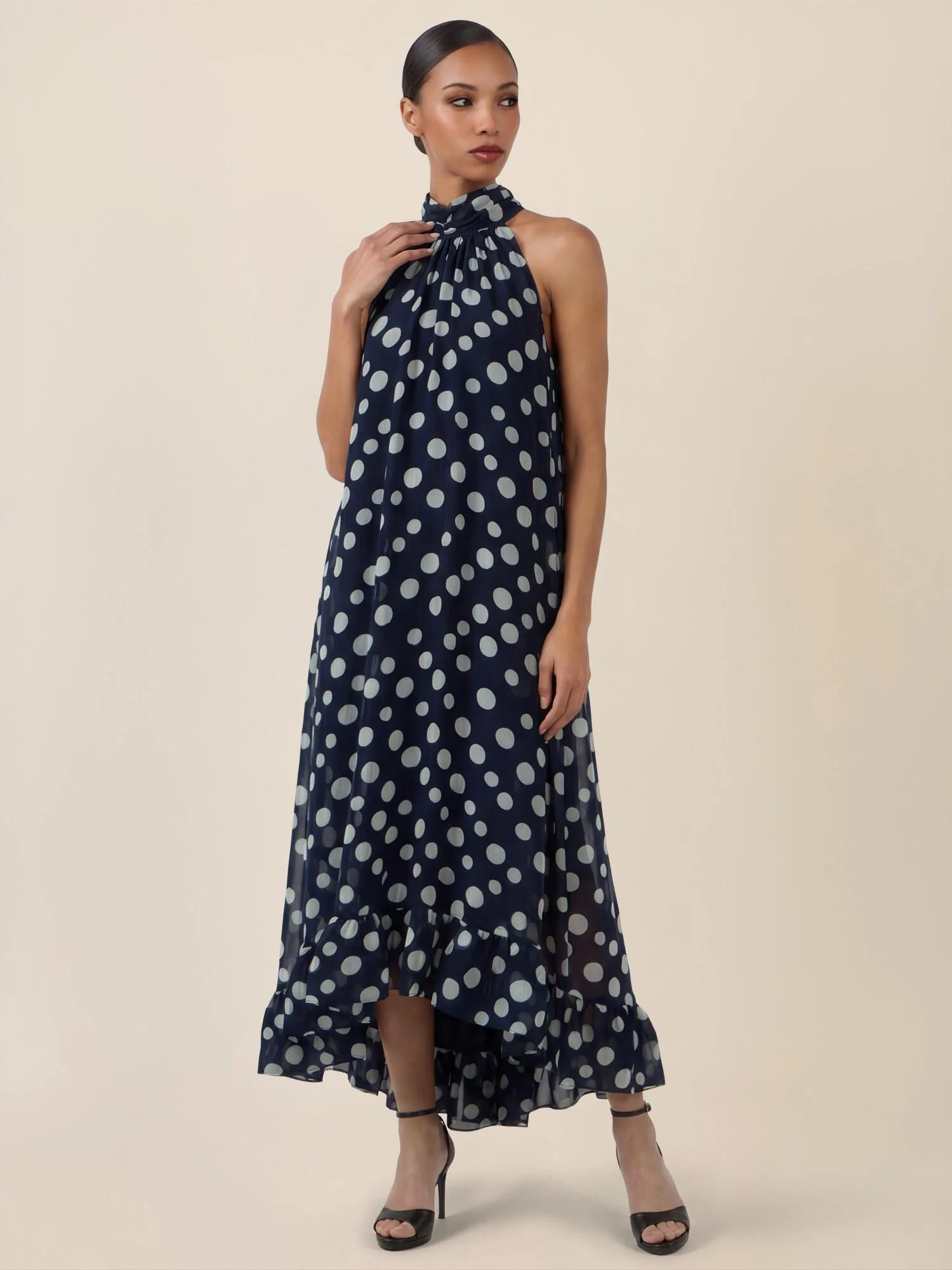 Neckholderkleid Maxi mit Volantsaum - Image 2