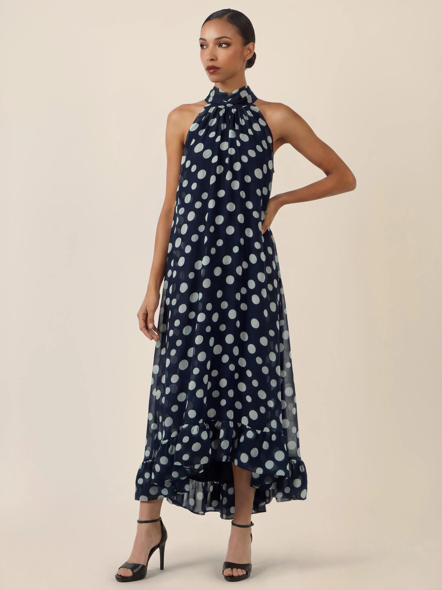 Neckholderkleid Maxi mit Volantsaum - Image 5