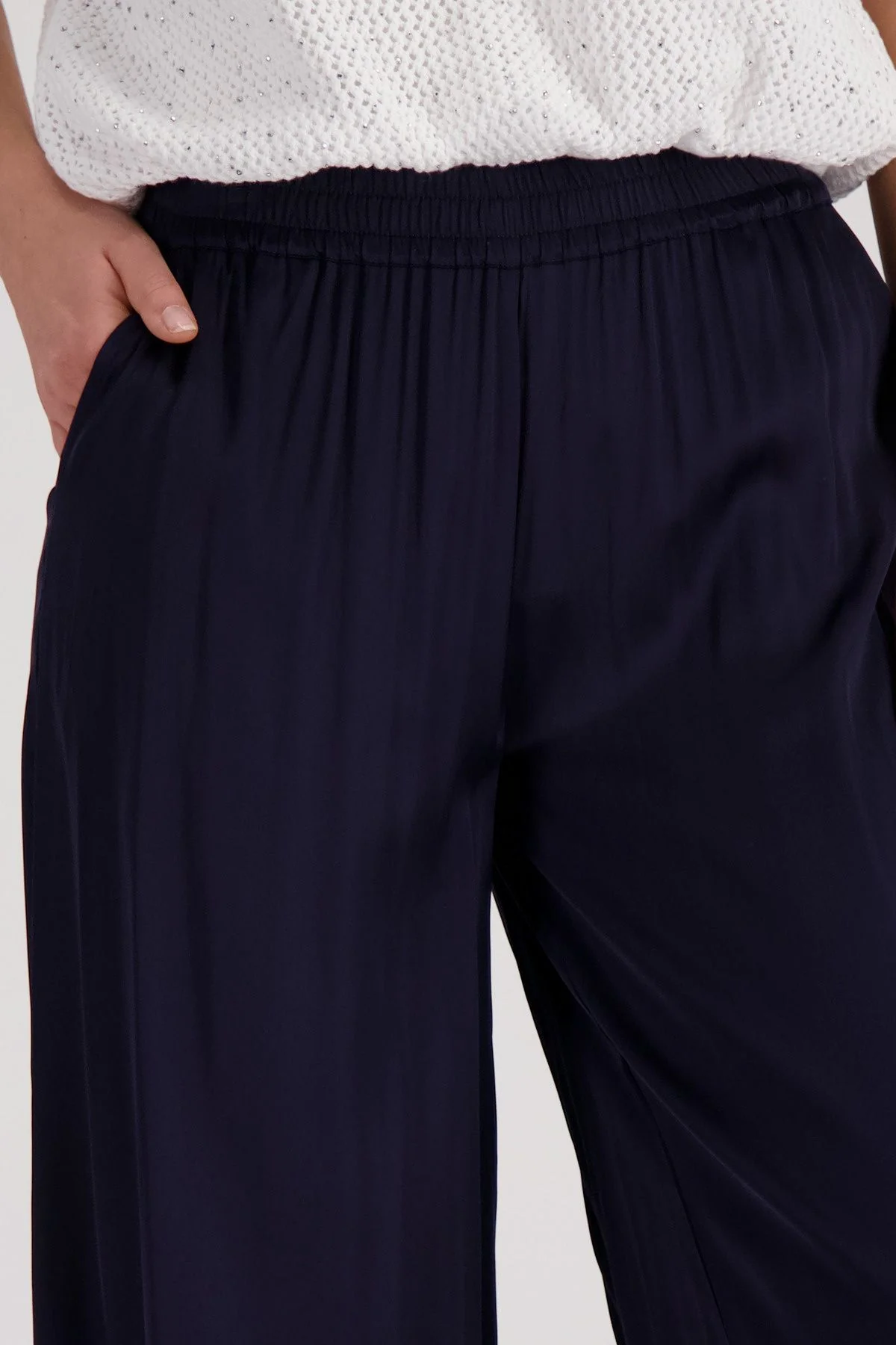 Palazzo-Hose Wide Leg in Satinoptik - Image 2