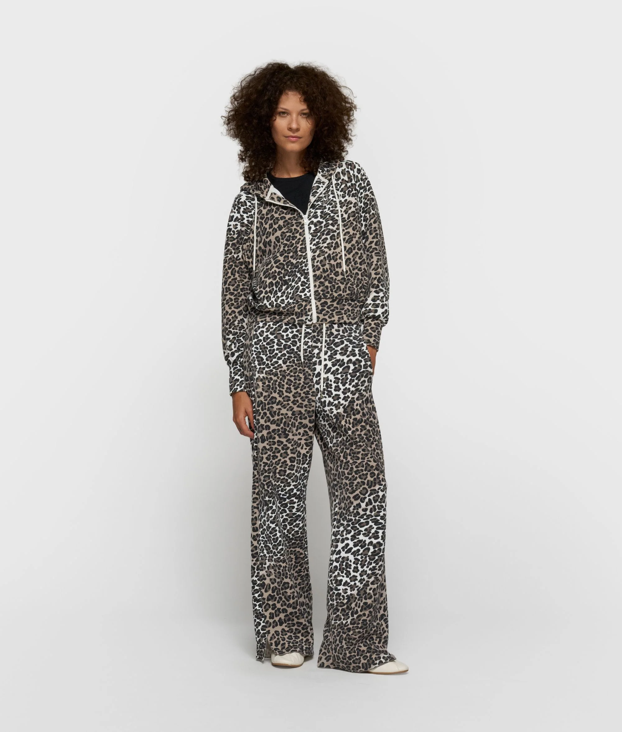 Sweatshirtjacke aus Viskosemix - Image 4