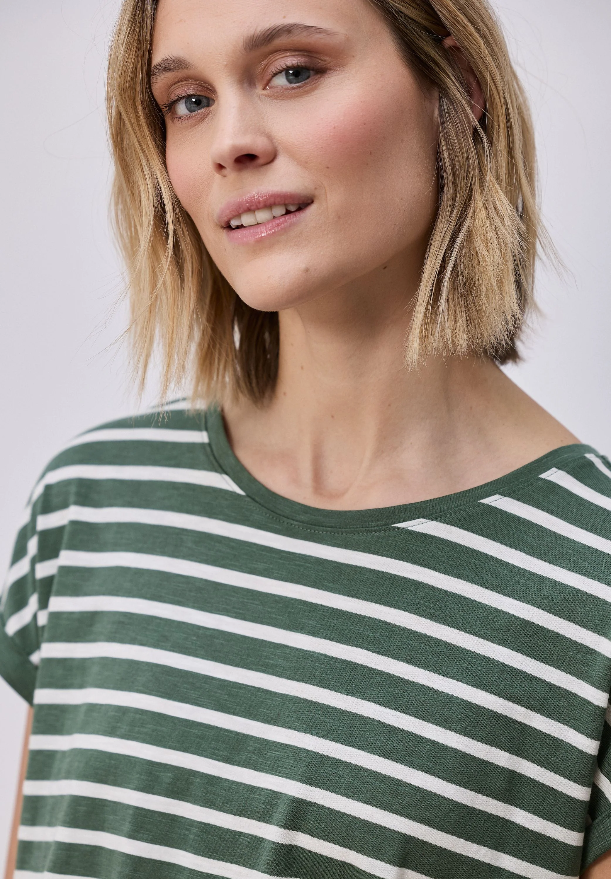 T-Shirt gestreift aus Baumwollmix - Image 4