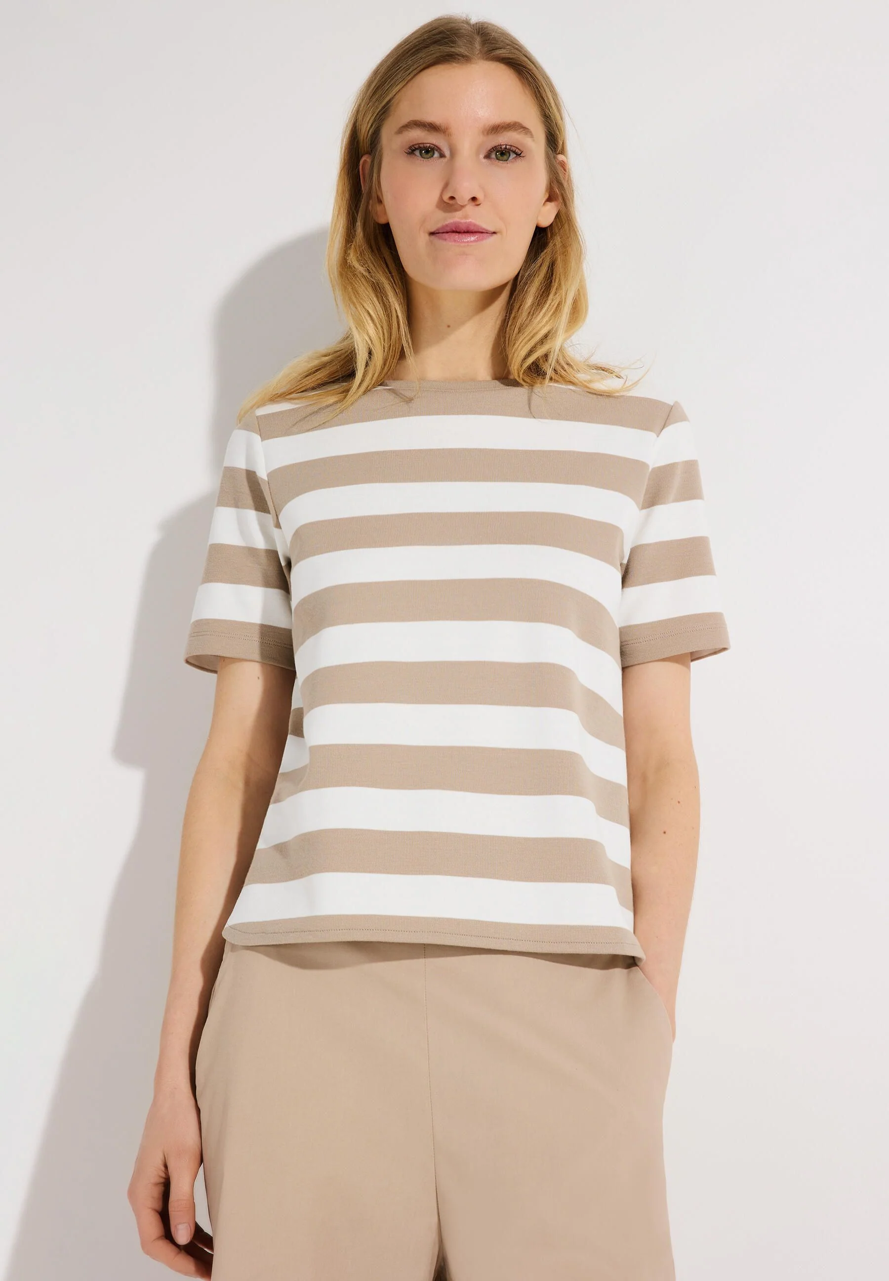 T-Shirt gestreift aus Viskosemix - Image 3