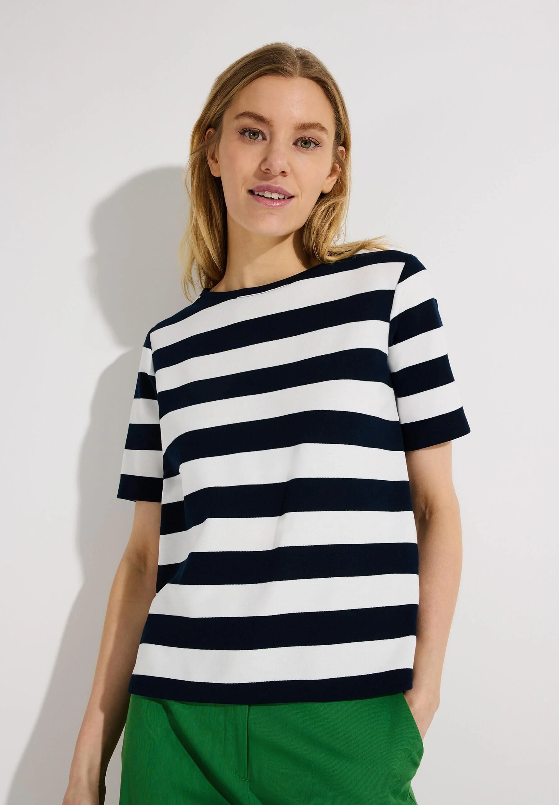 T-Shirt gestreift aus Viskosemix - Image 3