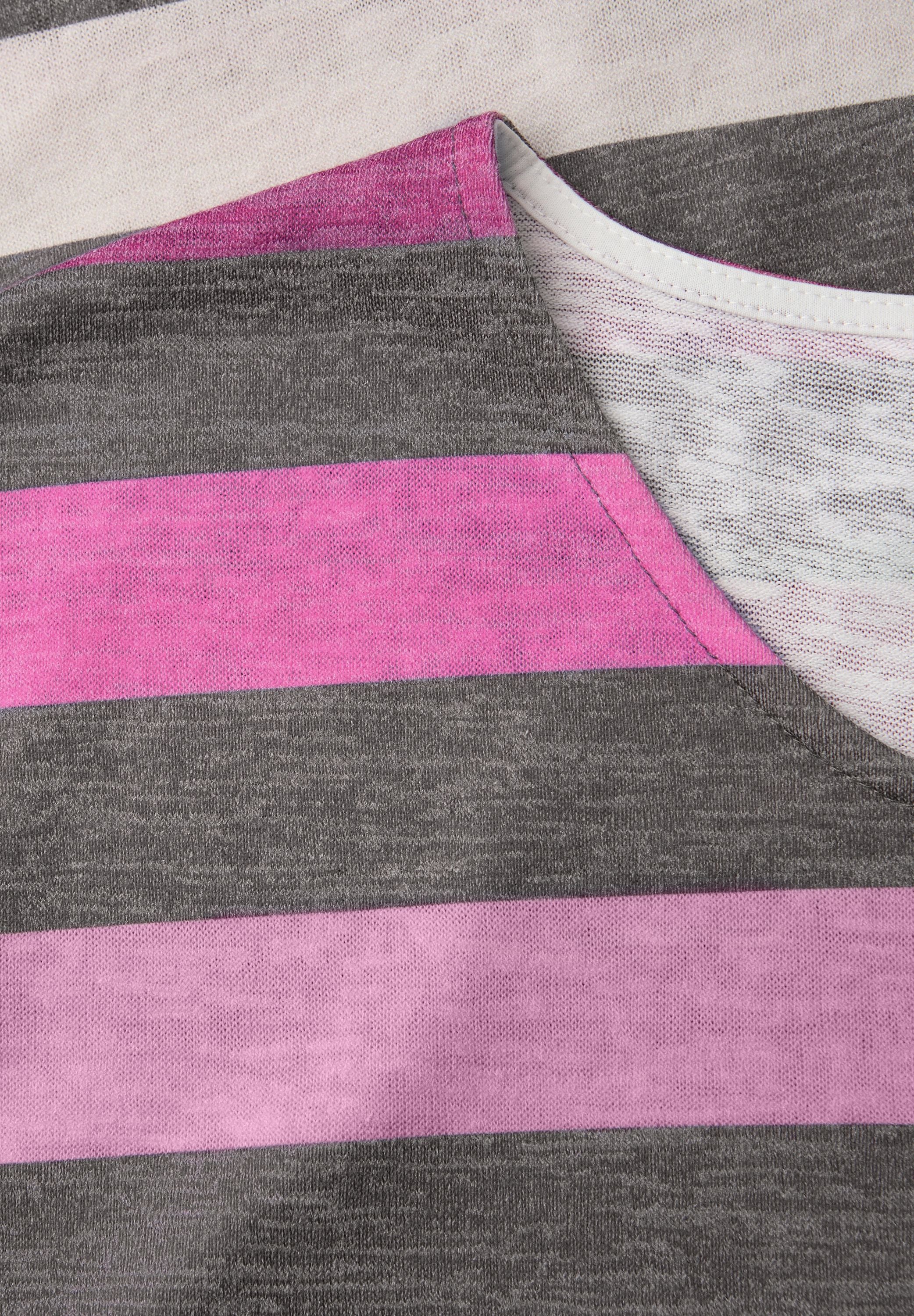 T-Shirt mit gerundetem V-Neck - Image 6