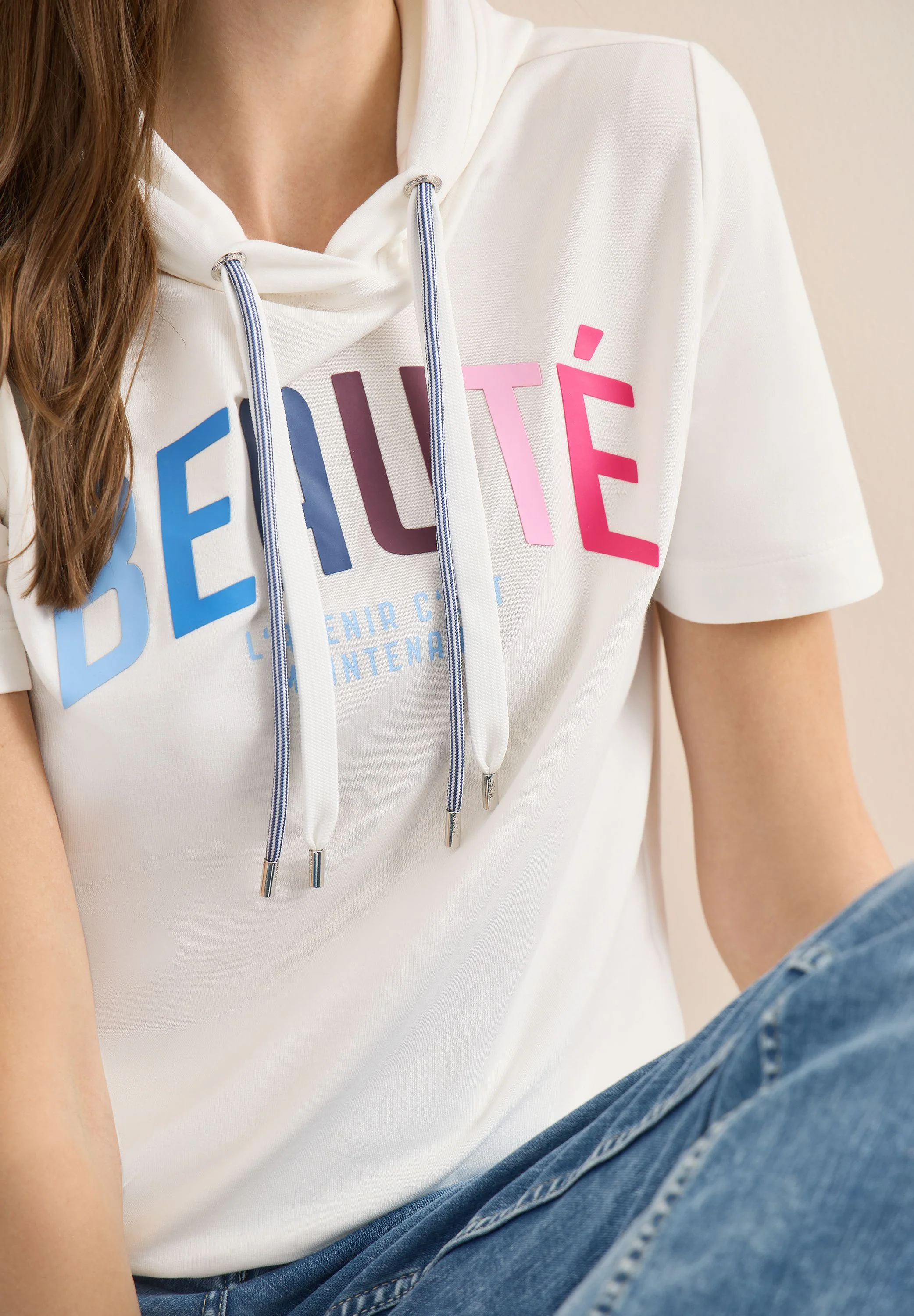 T-Shirt Regular Fit mit Kapuze - Image 5