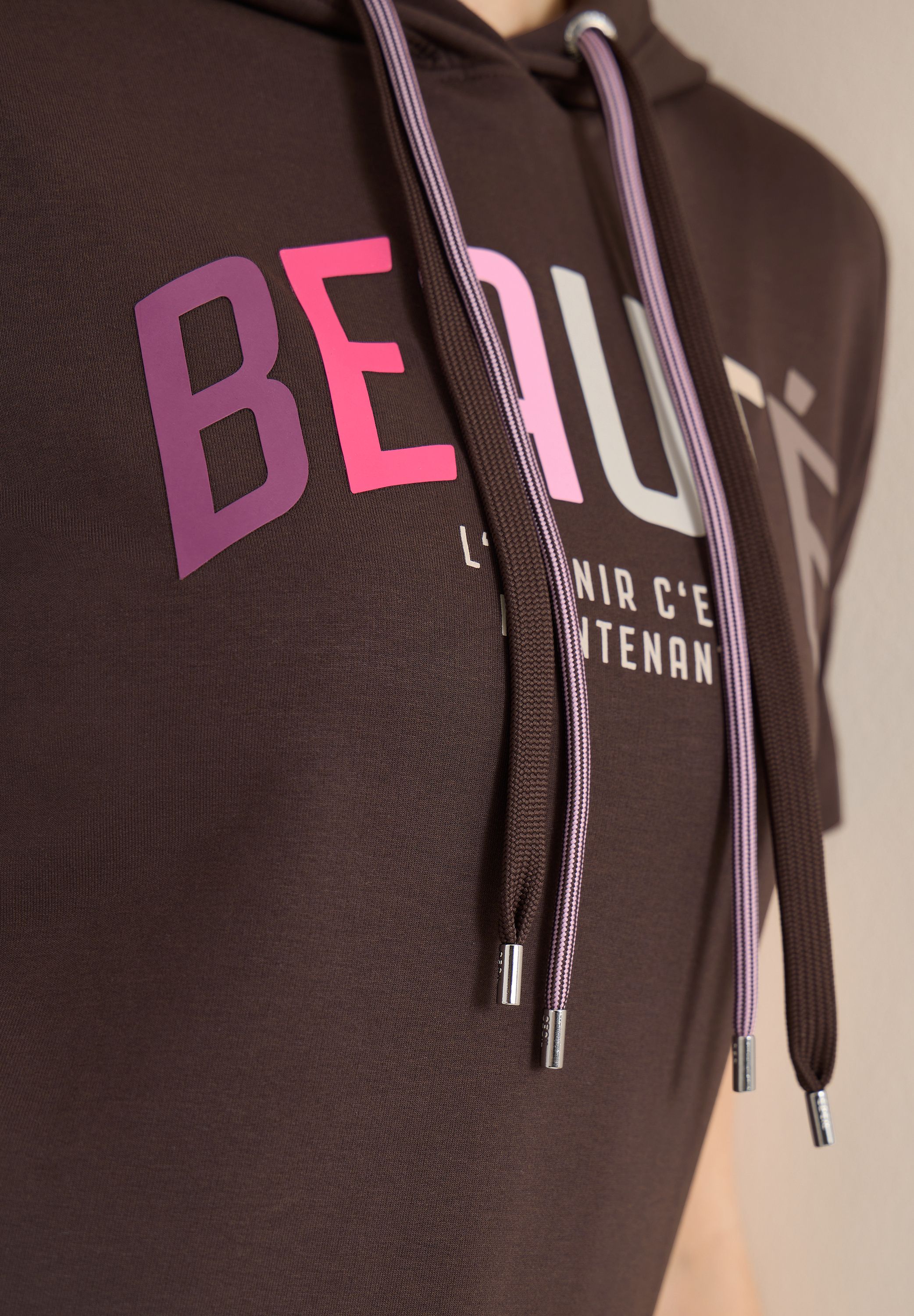 T-Shirt Regular Fit mit Kapuze - Image 6