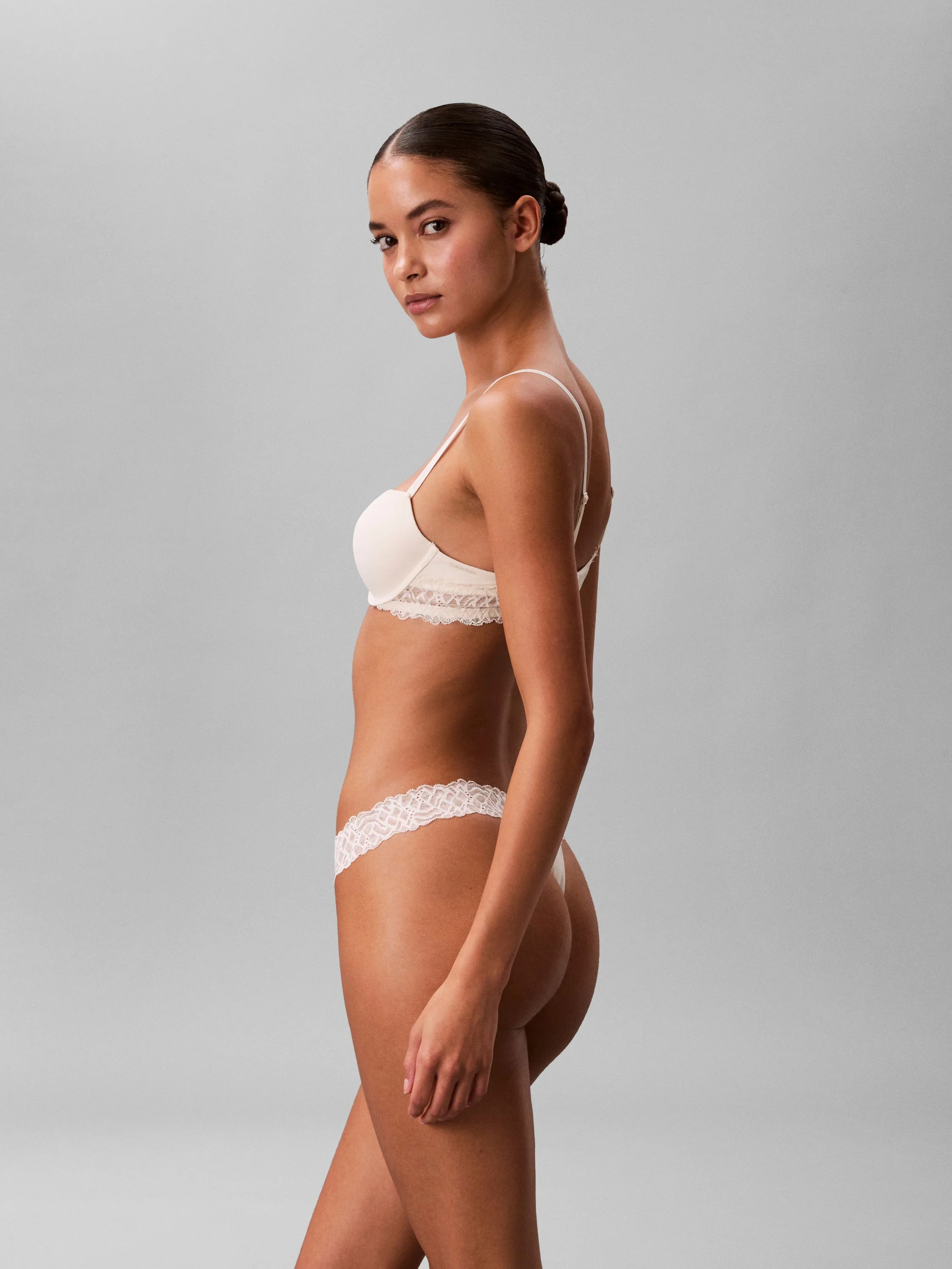 Thong mit Spitzendetails - Image 3